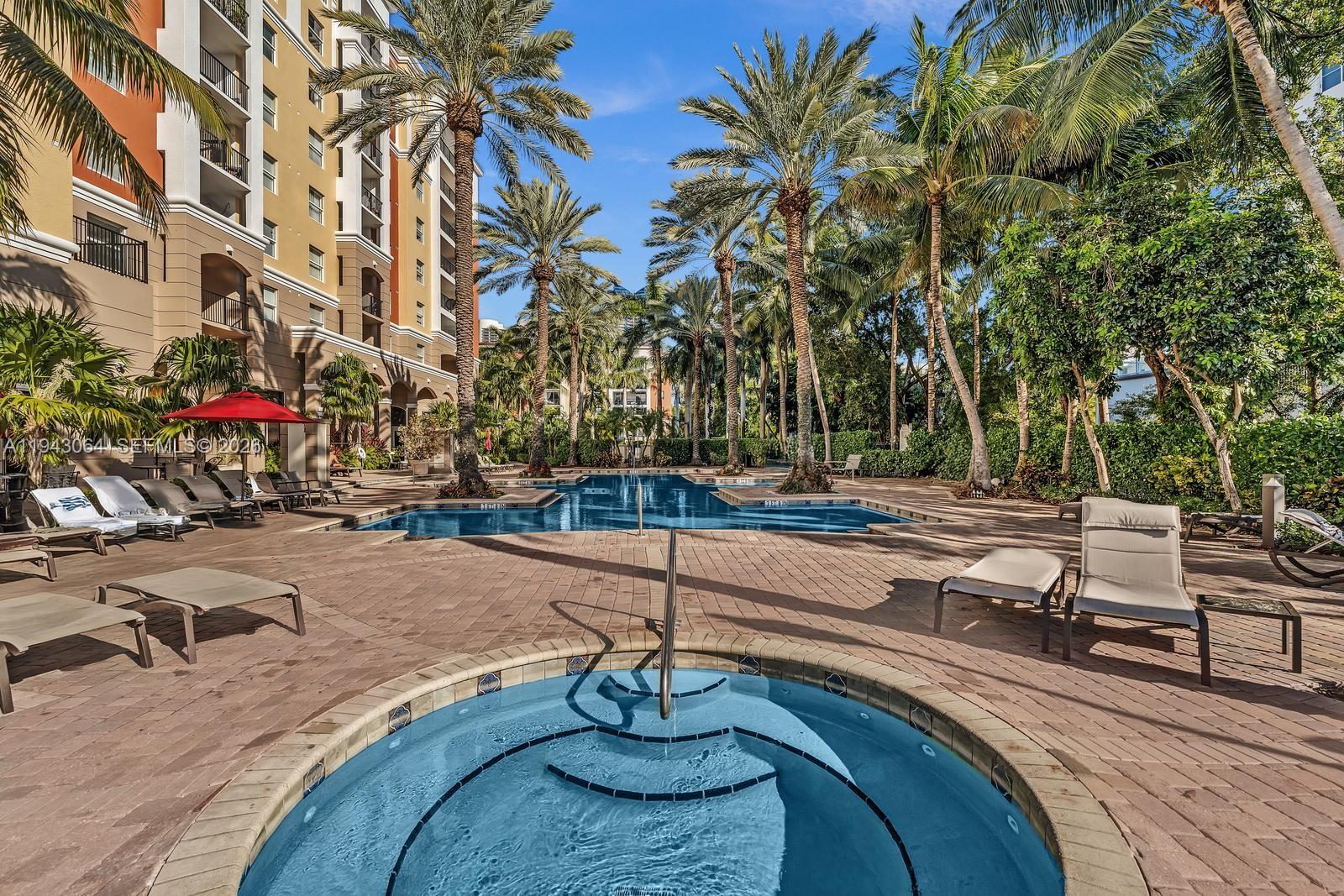 PORTO BELLAGIO CONDO - Residential