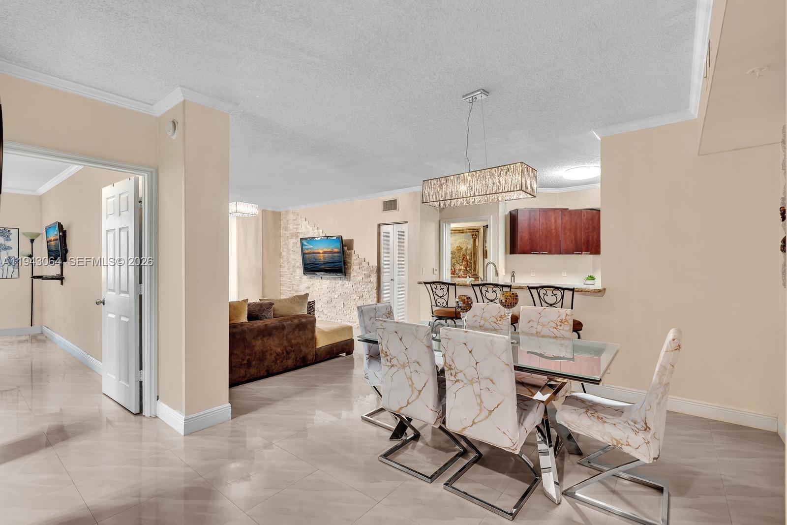 PORTO BELLAGIO CONDO - Residential