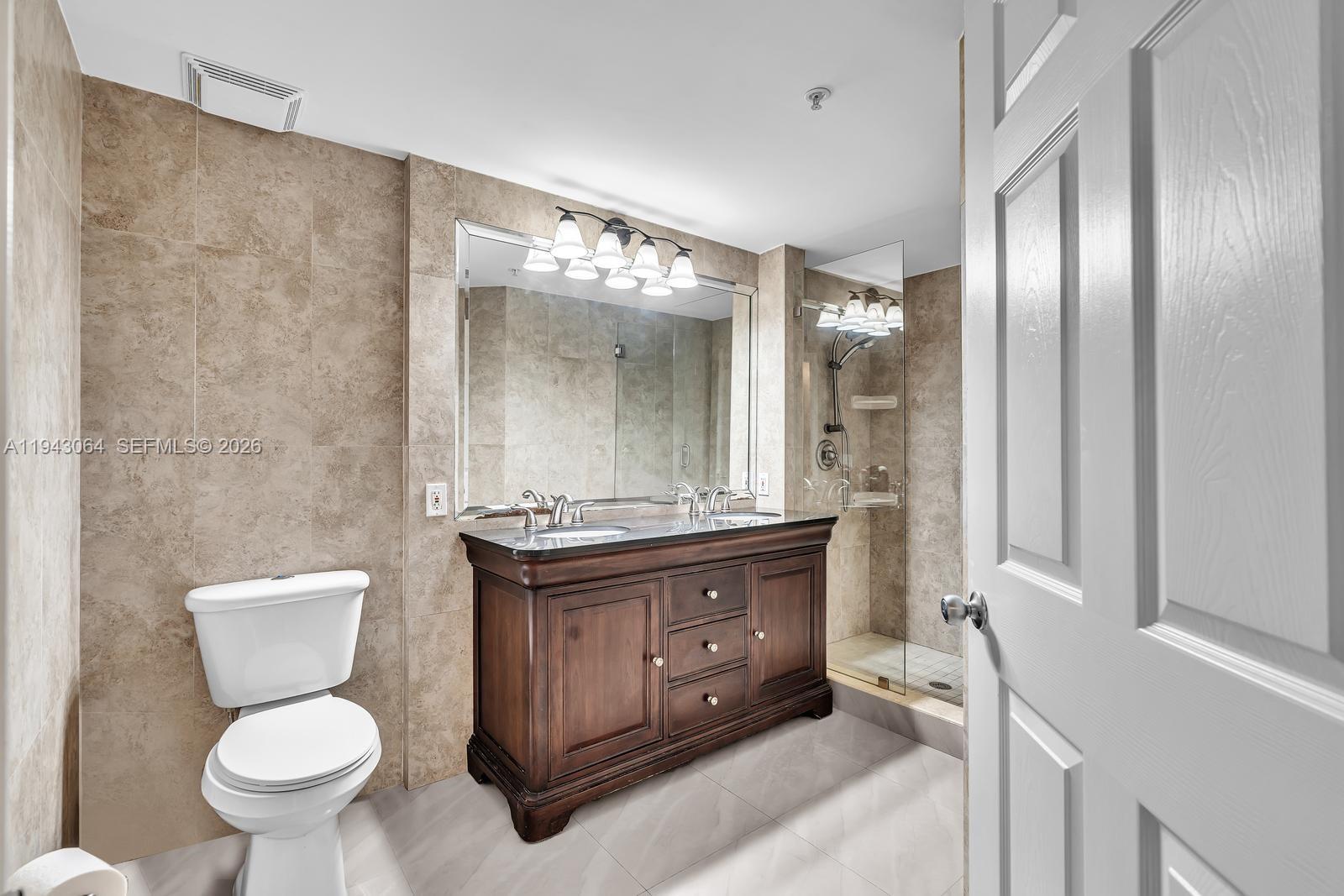 PORTO BELLAGIO CONDO - Residential