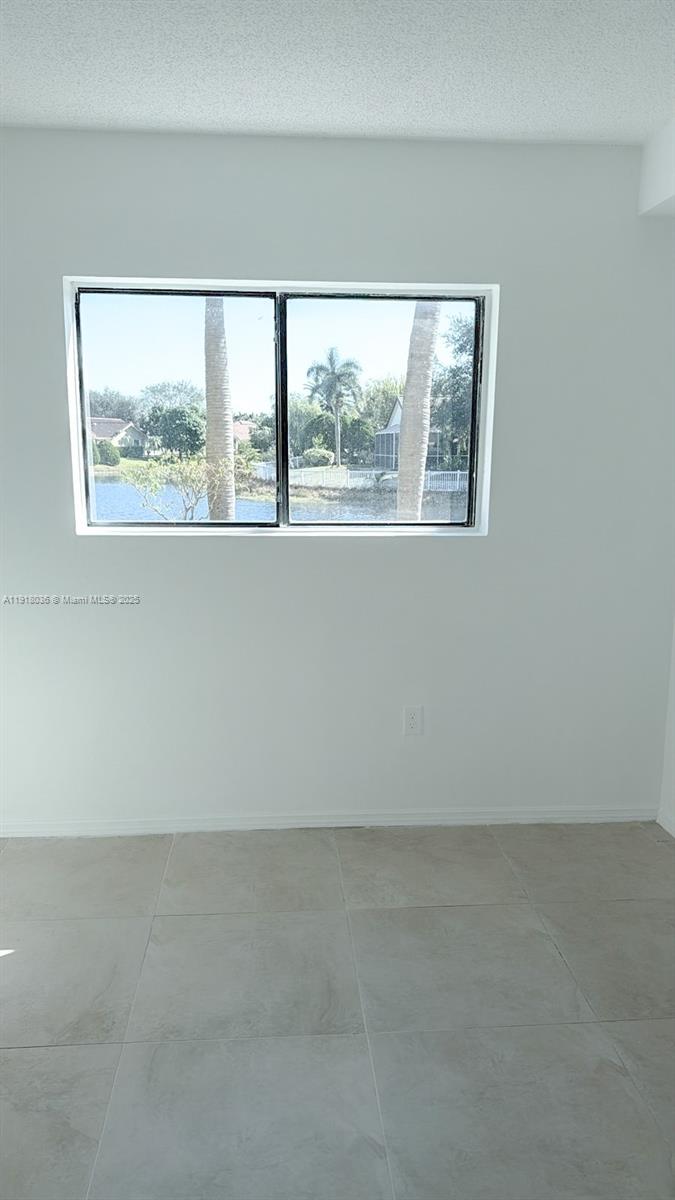 PALMS OF PEMBROKE CONDO - Residential Lease