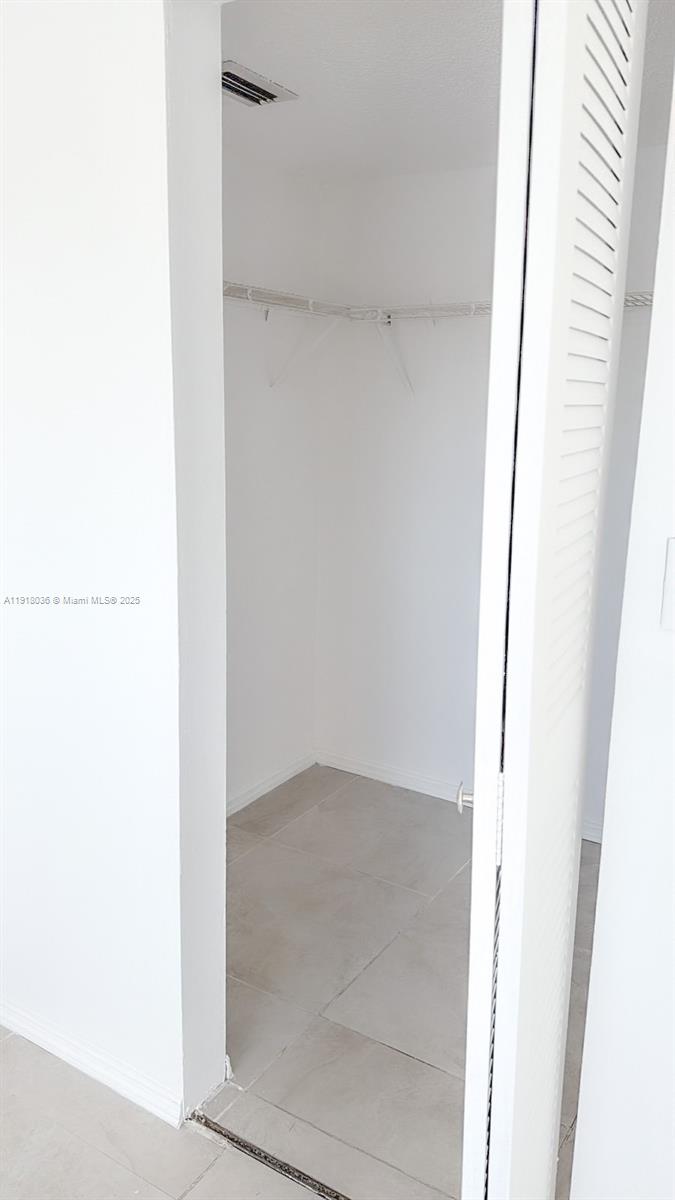 PALMS OF PEMBROKE CONDO - Residential Lease