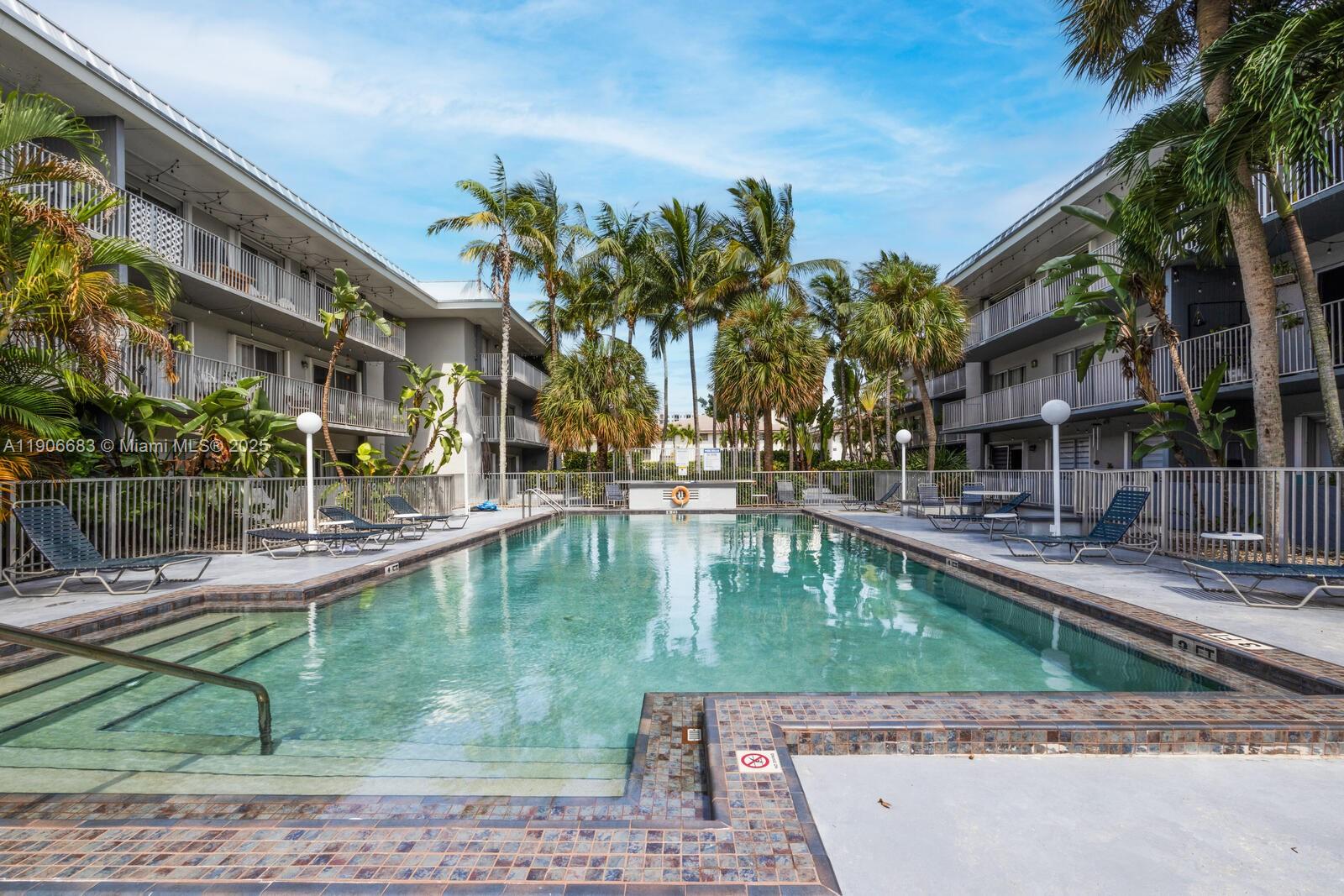 SILVER PALMS AT DADELAND - Residential