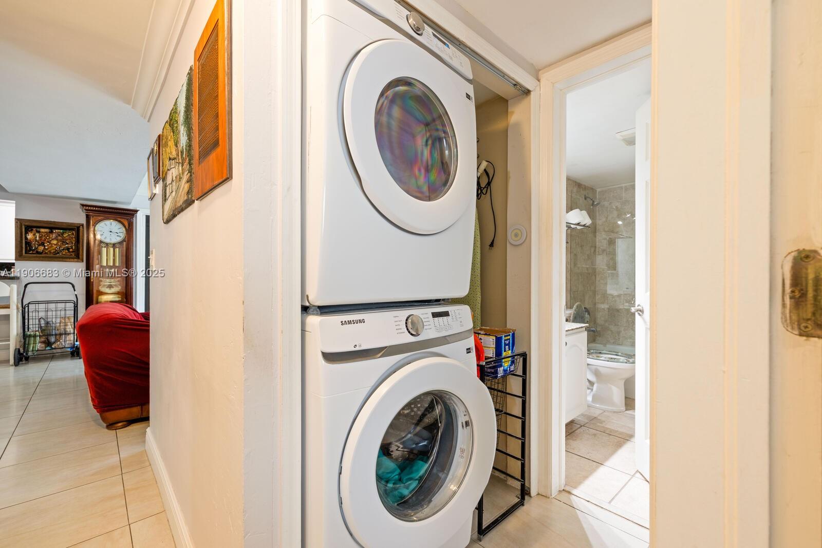 SILVER PALMS AT DADELAND - Residential