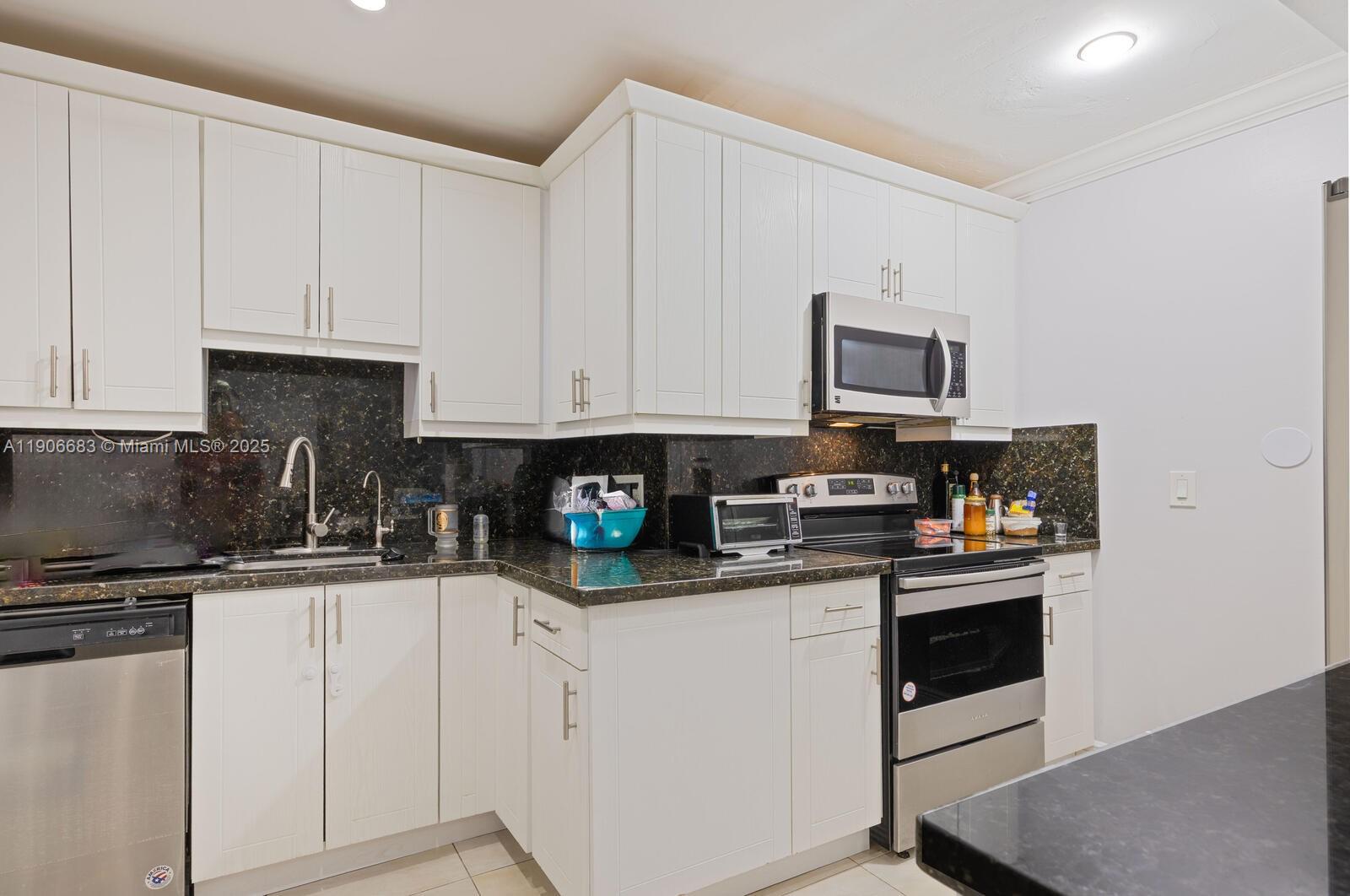 SILVER PALMS AT DADELAND - Residential