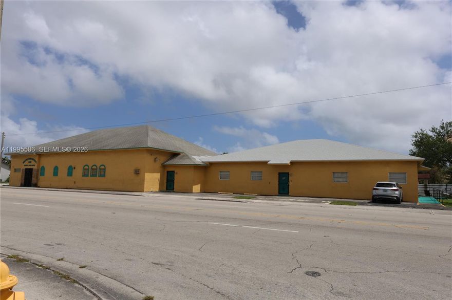 Move-In Ready Sanctuary for Sublease

Fully equipped 5000 SF  sanctuary with private office and ample parking on a 35,900 sq.ft lot. Access available every day except Sunday mornings. Ideal turnkey space for your congregation to worship, meet, and grow!