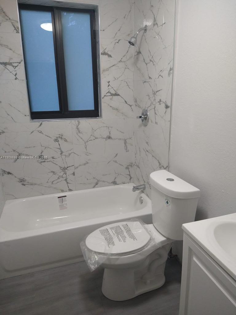 GLENROYAL SUB - Residential Lease