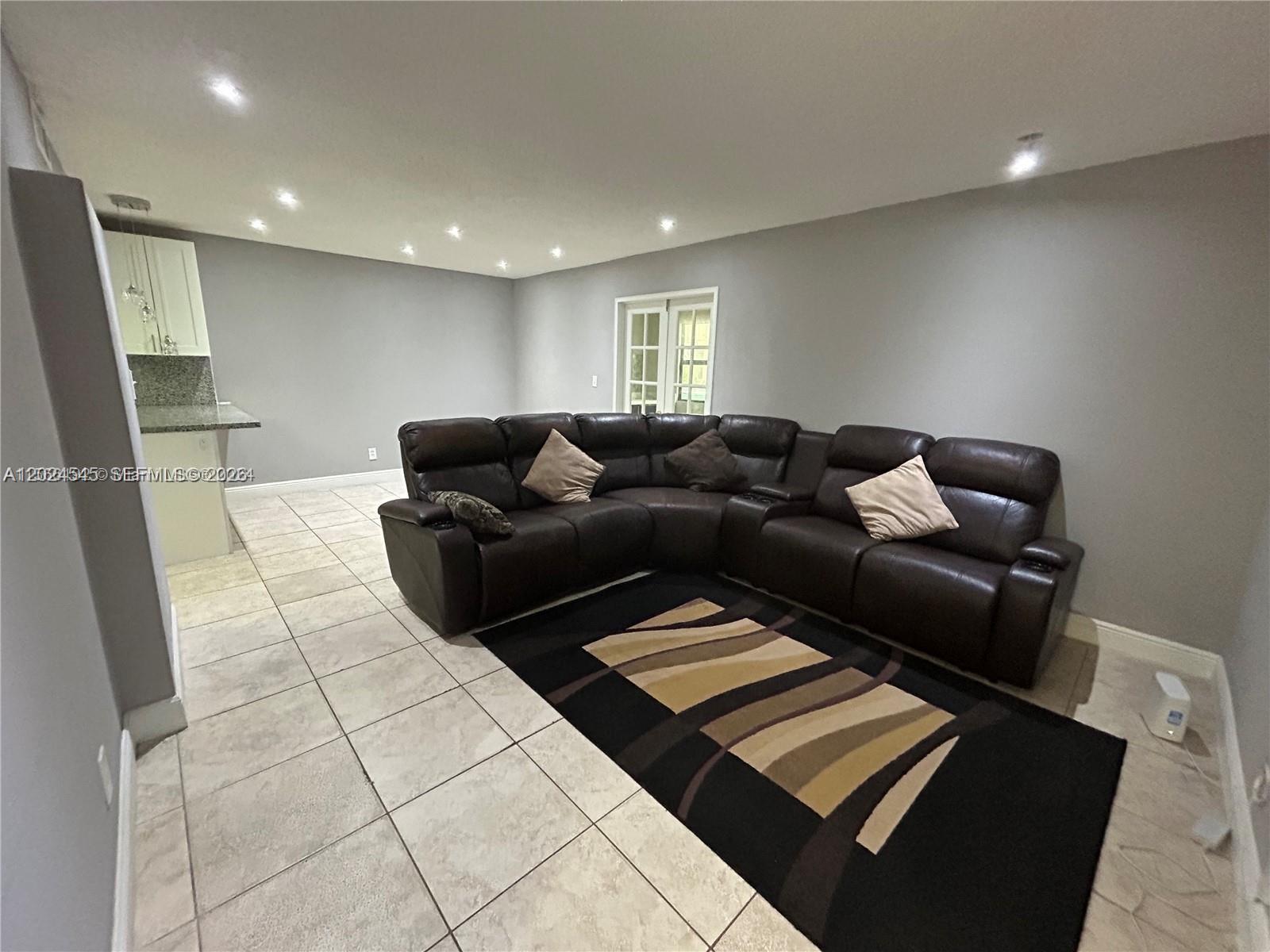 VALENCIA VILLAGE CONDO PH - Residential Lease