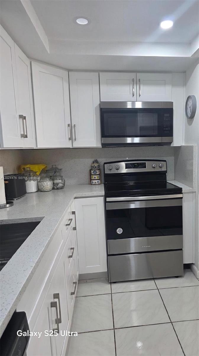 24 OF PALM SPRINGS 3 COND - Residential Lease