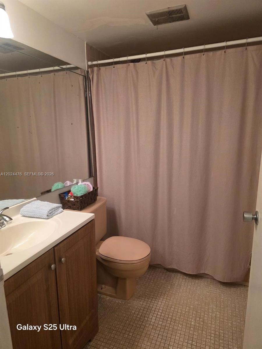 24 OF PALM SPRINGS 3 COND - Residential Lease