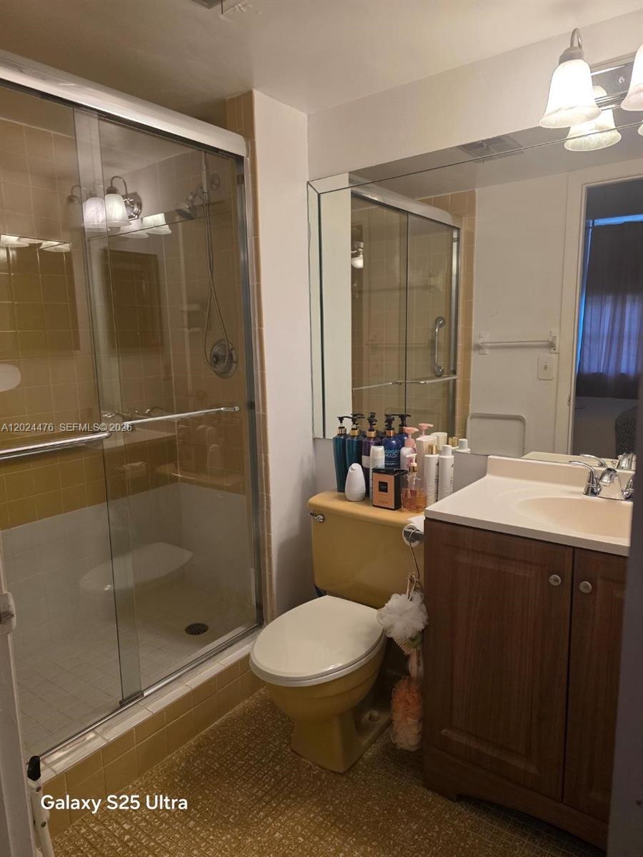 24 OF PALM SPRINGS 3 COND - Residential Lease