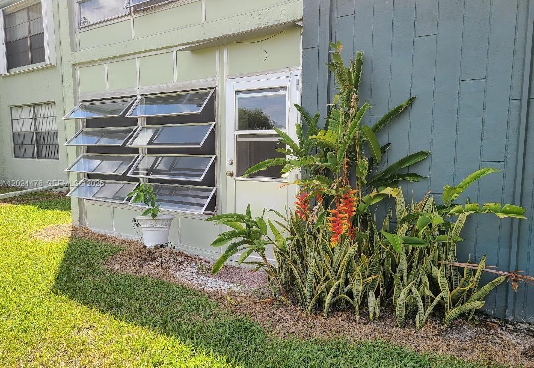 24 OF PALM SPRINGS 3 COND - Residential Lease