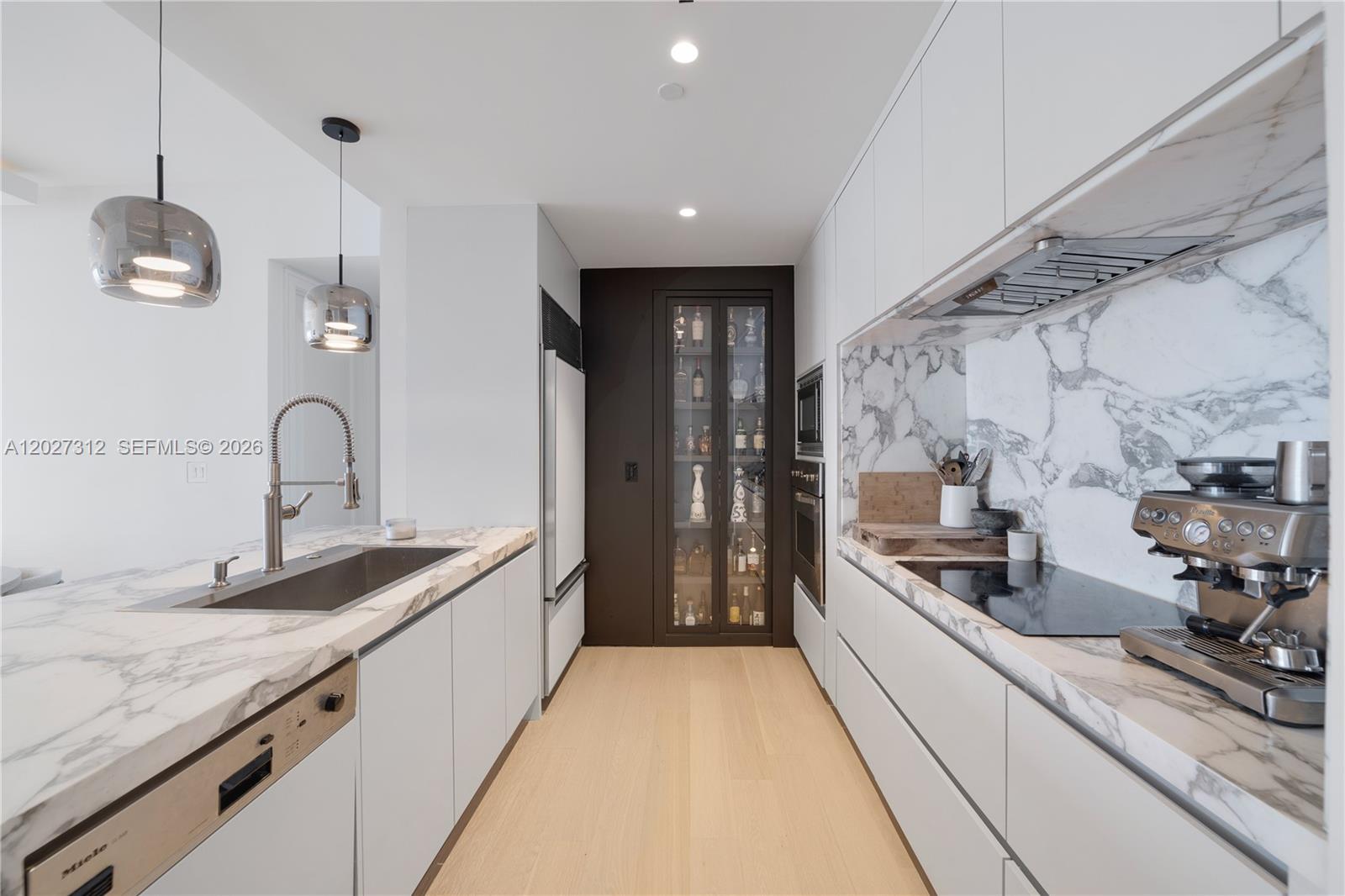 MILLENNIUM TOWER RESIDENC - Residential