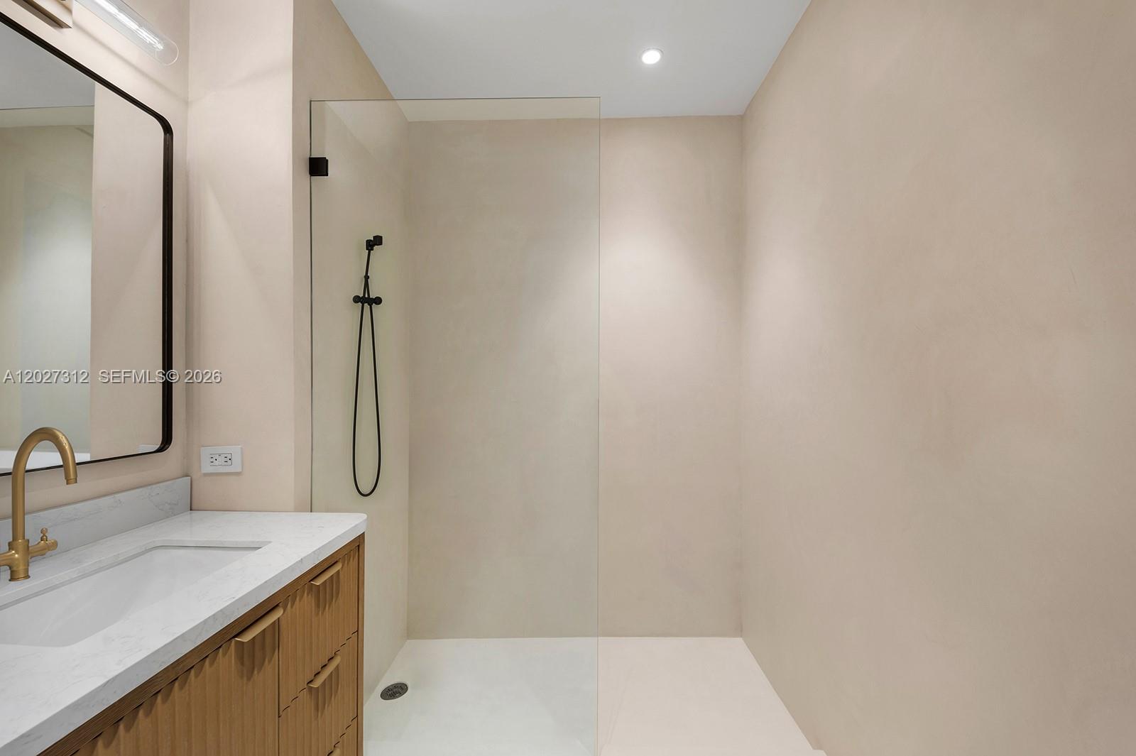 MILLENNIUM TOWER RESIDENC - Residential