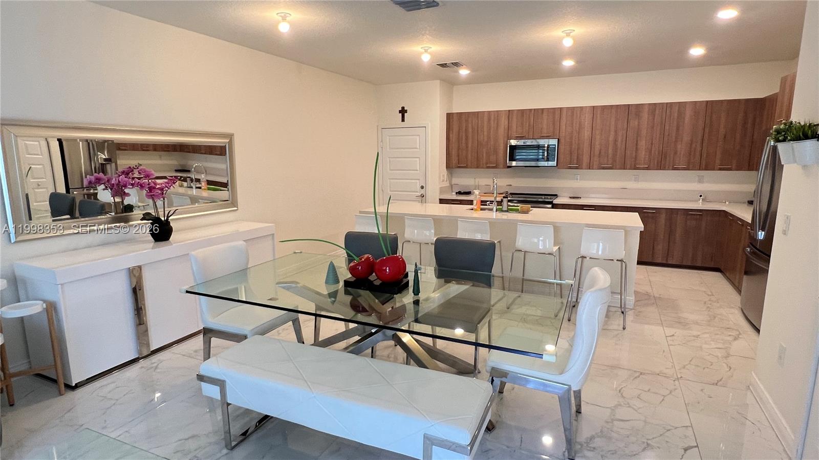 DOWNTOWN DORAL SOUTH PHAS - Residential