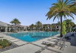 DOWNTOWN DORAL SOUTH PHAS - Residential