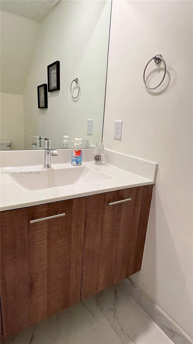 DOWNTOWN DORAL SOUTH PHAS - Residential