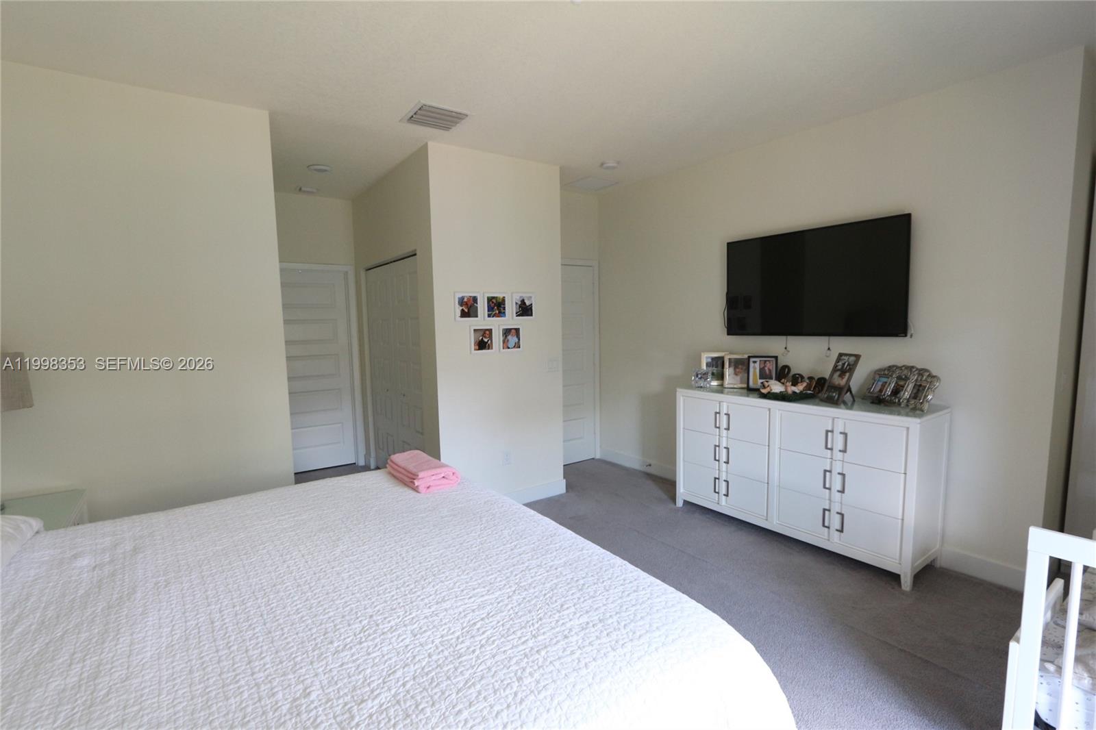 DOWNTOWN DORAL SOUTH PHAS - Residential