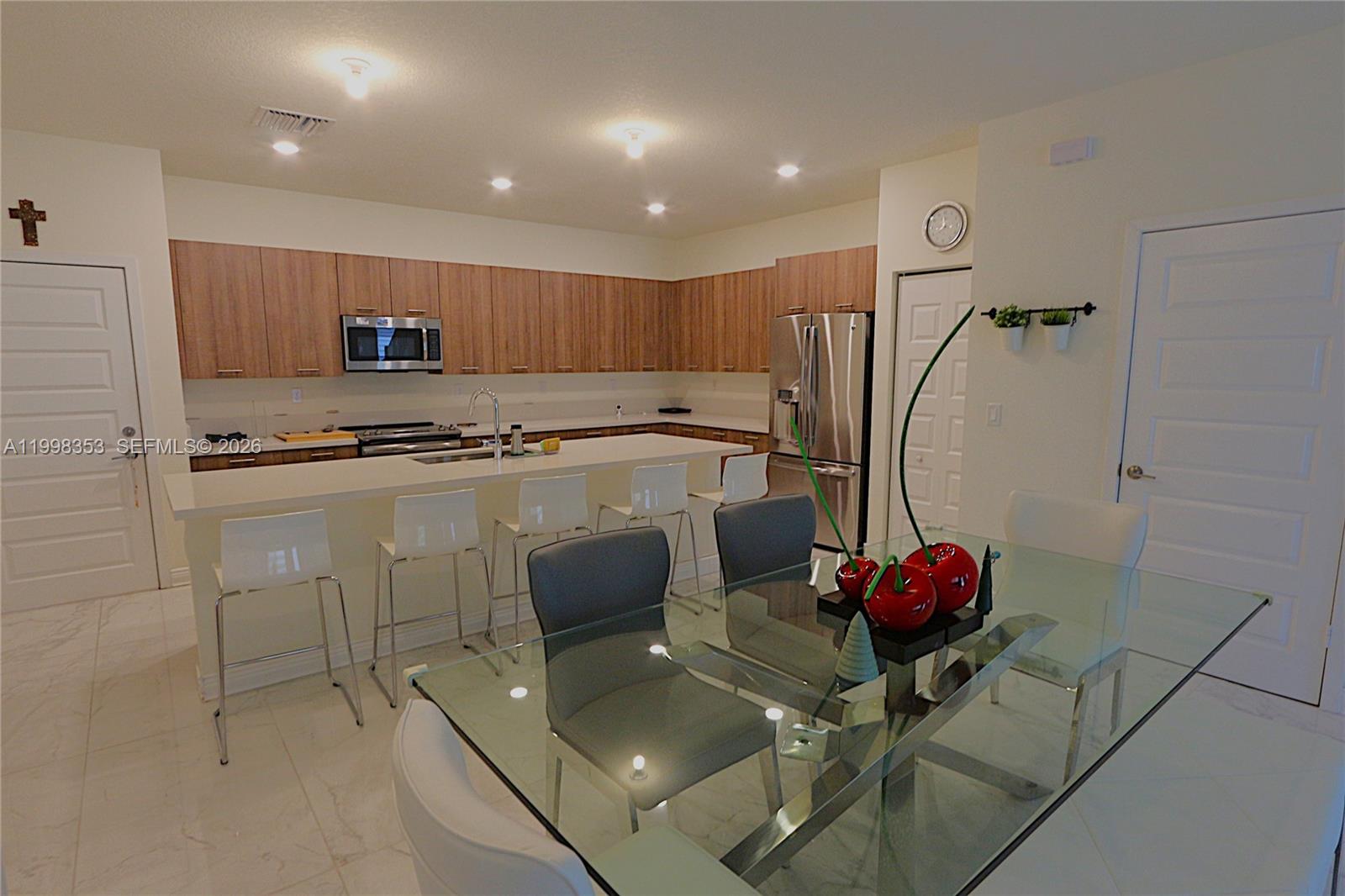 DOWNTOWN DORAL SOUTH PHAS - Residential