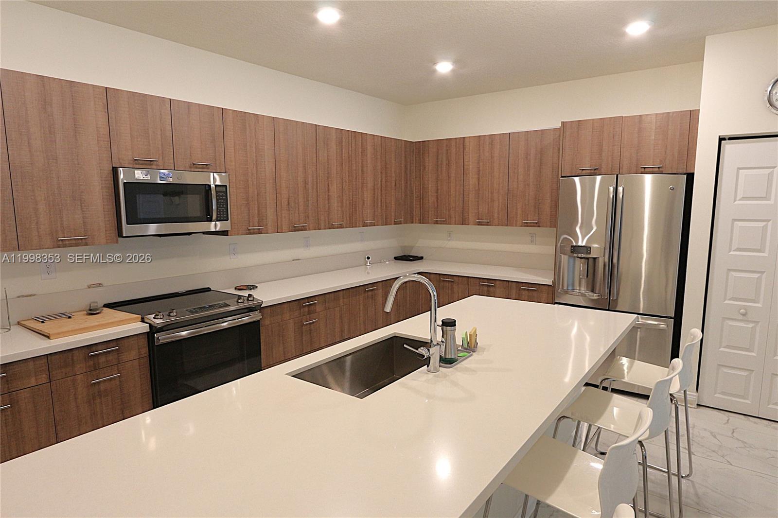 DOWNTOWN DORAL SOUTH PHAS - Residential