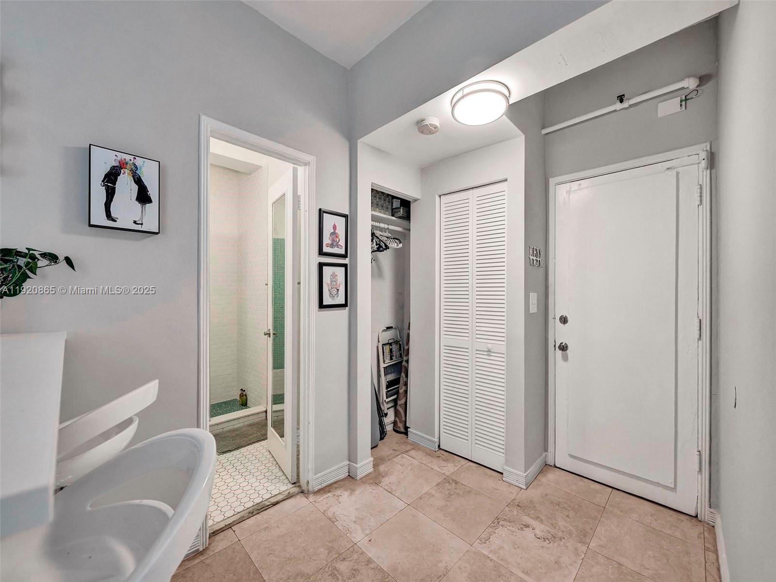 THE MANTELL - Residential