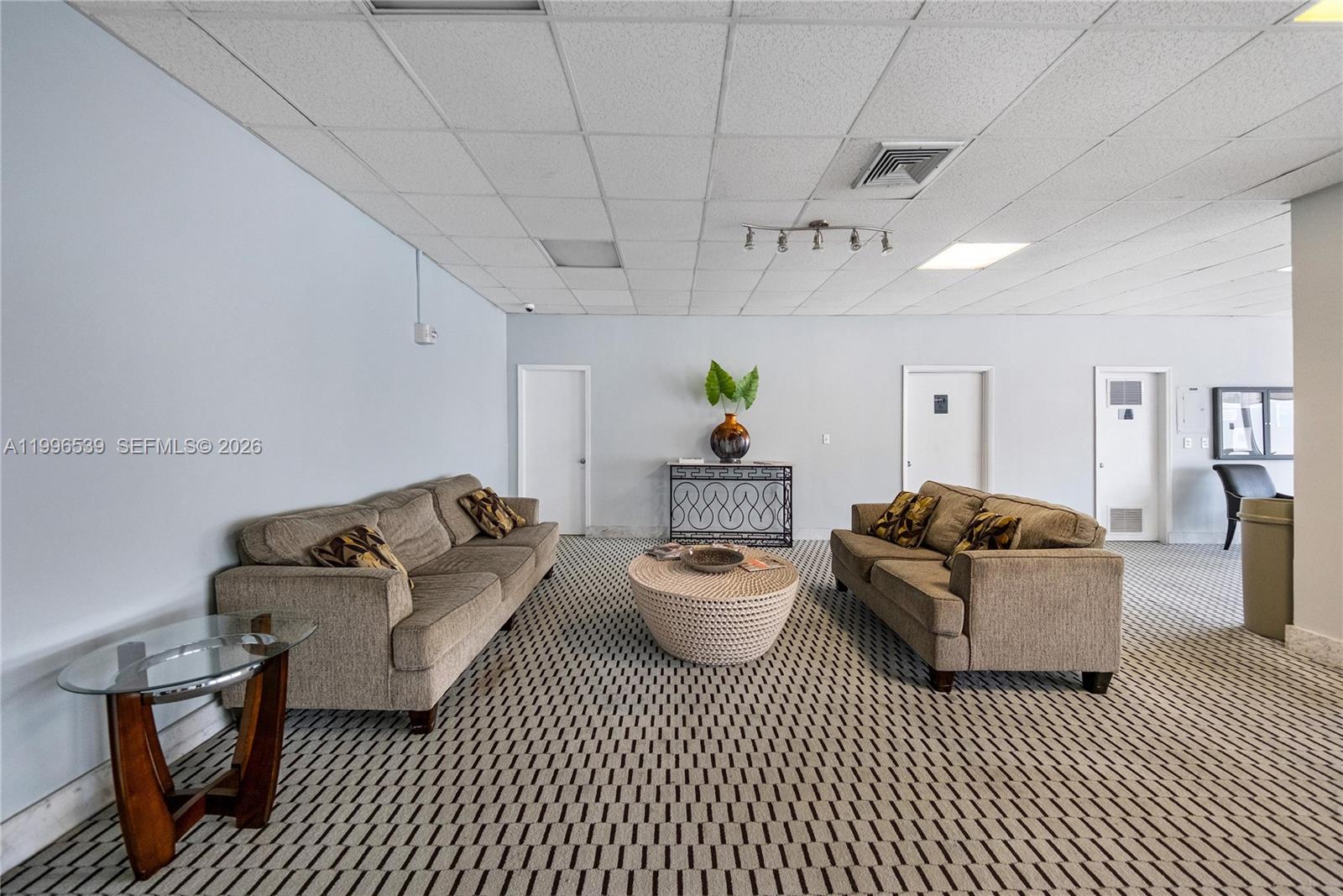 BAYVIEW TOWERS CONDO SOUT - Residential