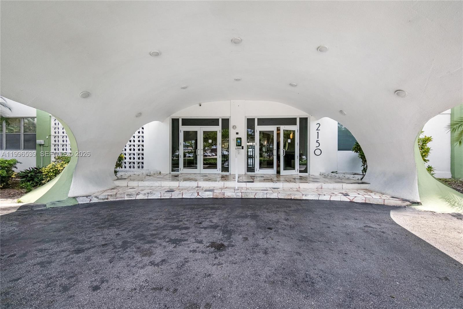 BAYVIEW TOWERS CONDO SOUT - Residential