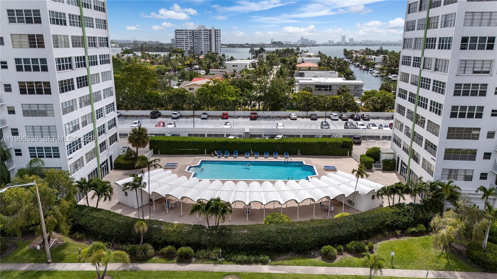 BAYVIEW TOWERS CONDO SOUT - Residential