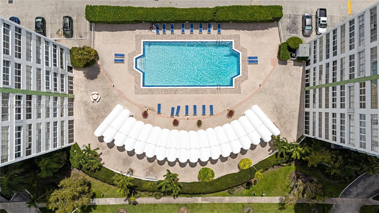 BAYVIEW TOWERS CONDO SOUT - Residential