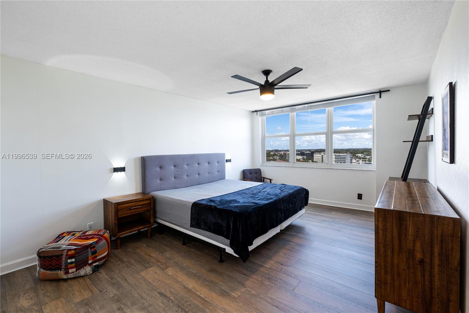 BAYVIEW TOWERS CONDO SOUT - Residential