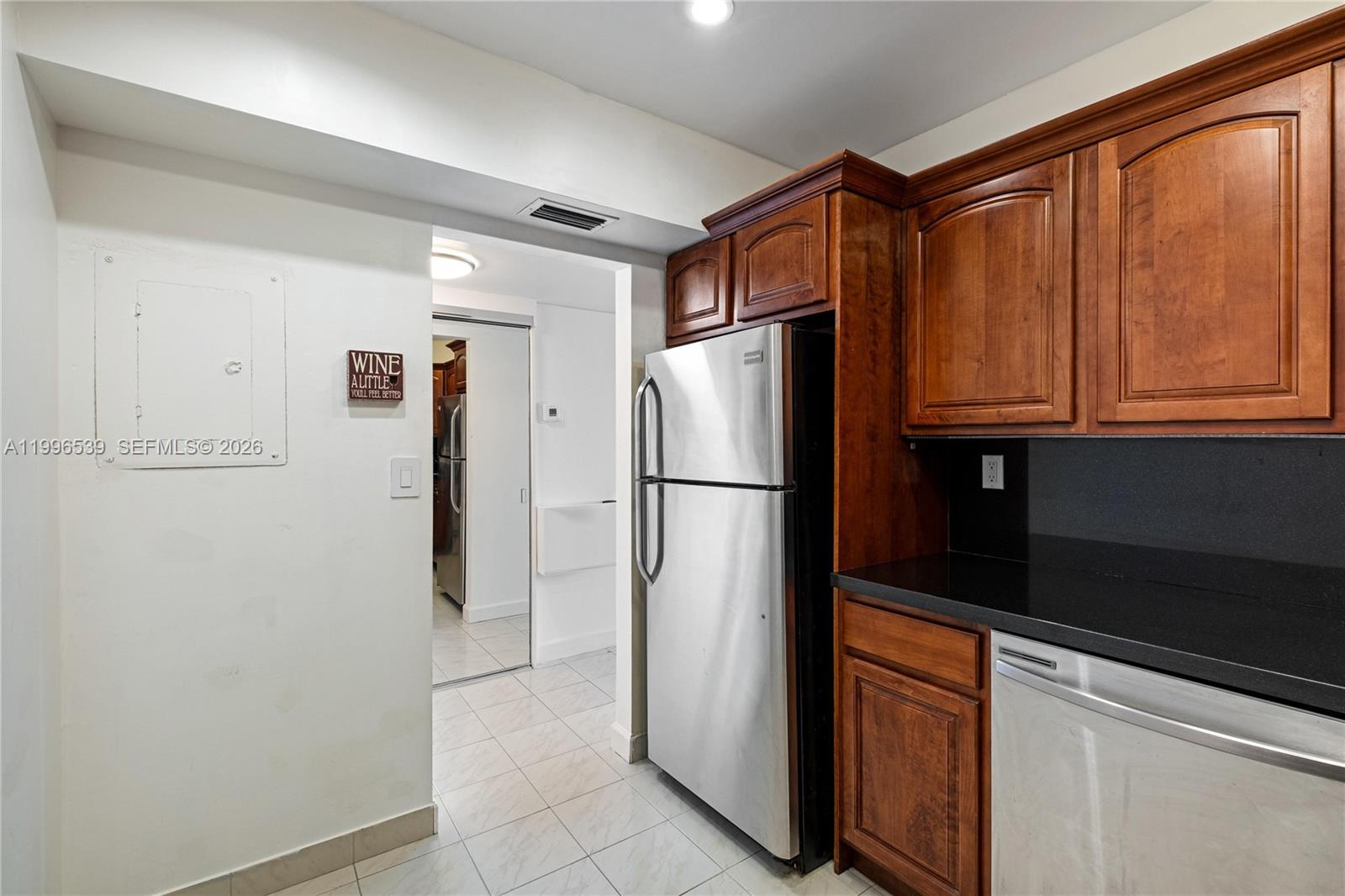 BAYVIEW TOWERS CONDO SOUT - Residential