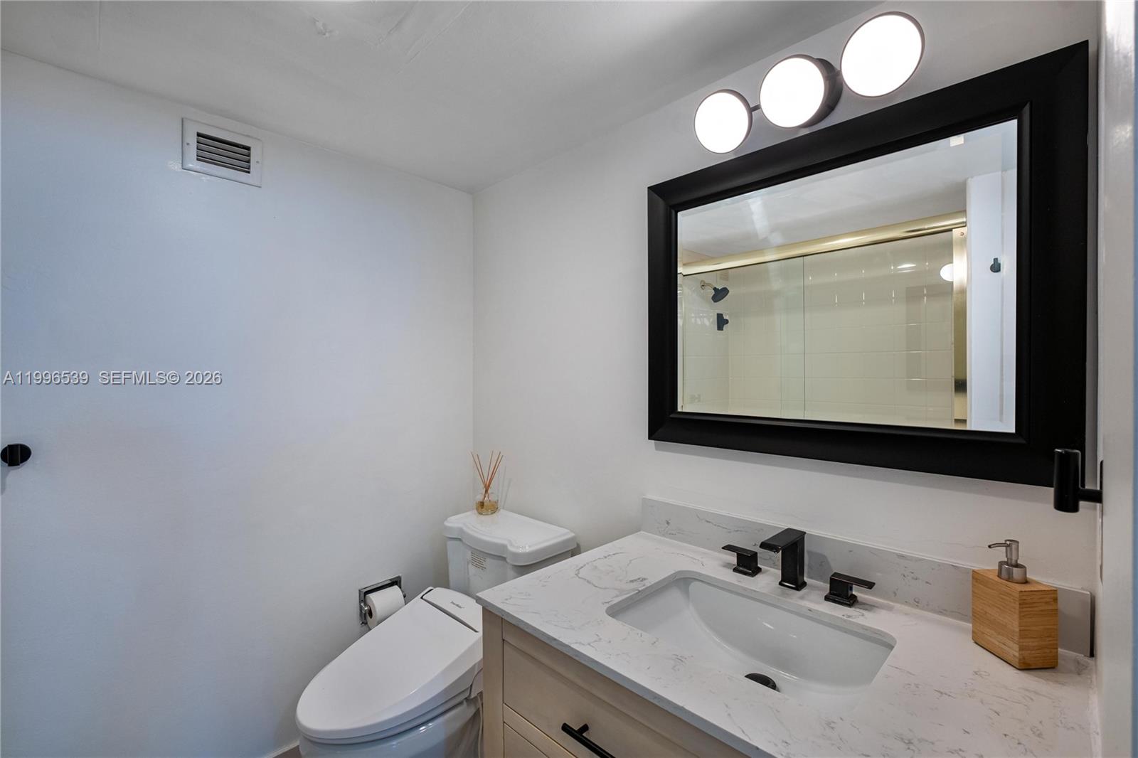 BAYVIEW TOWERS CONDO SOUT - Residential