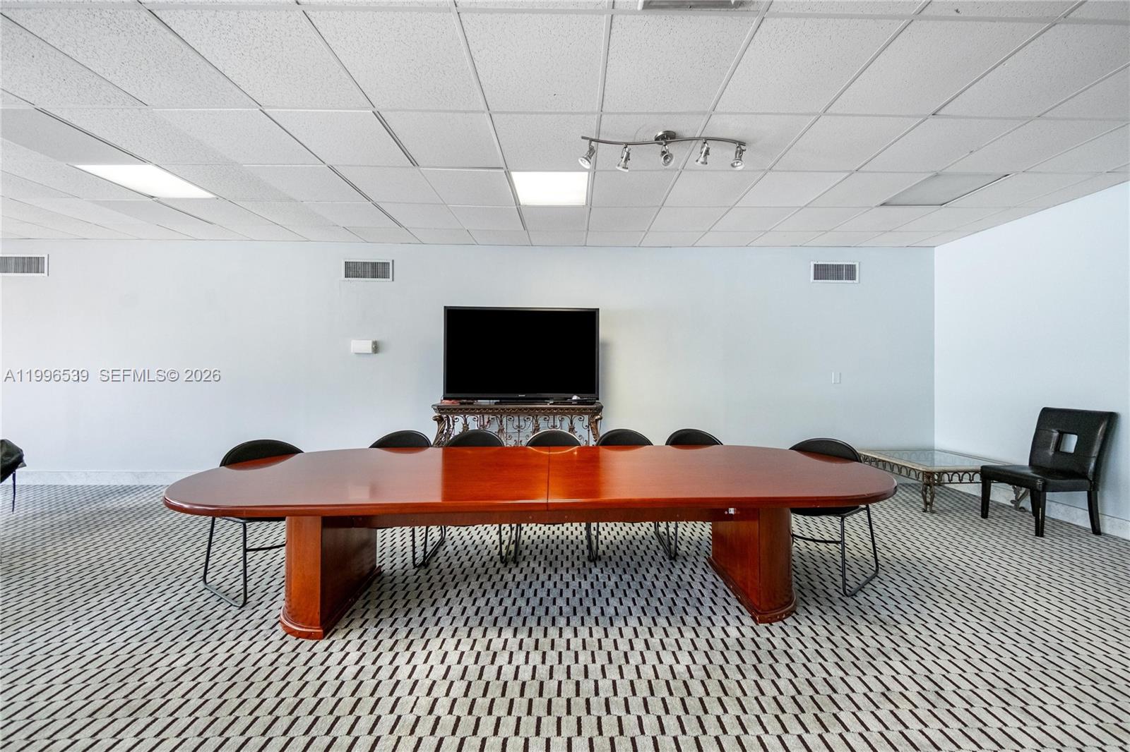 BAYVIEW TOWERS CONDO SOUT - Residential