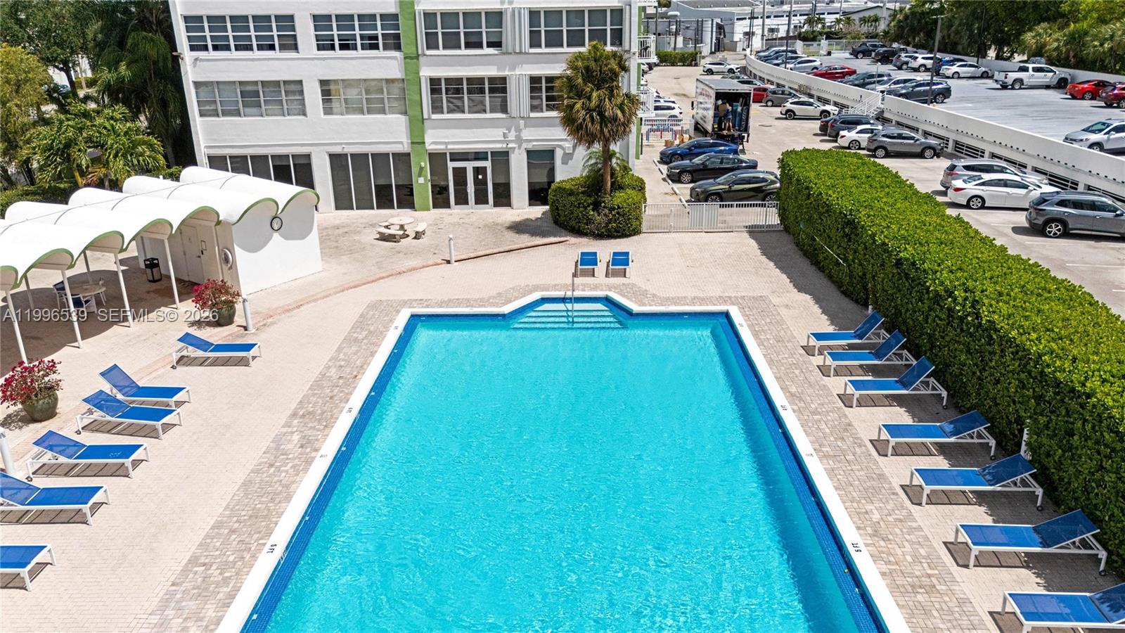 BAYVIEW TOWERS CONDO SOUT - Residential