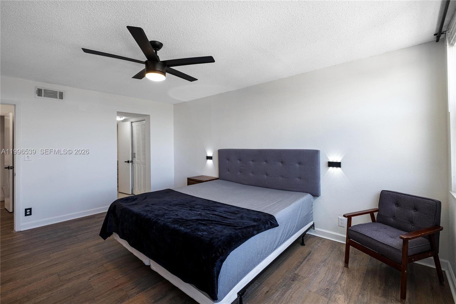 BAYVIEW TOWERS CONDO SOUT - Residential