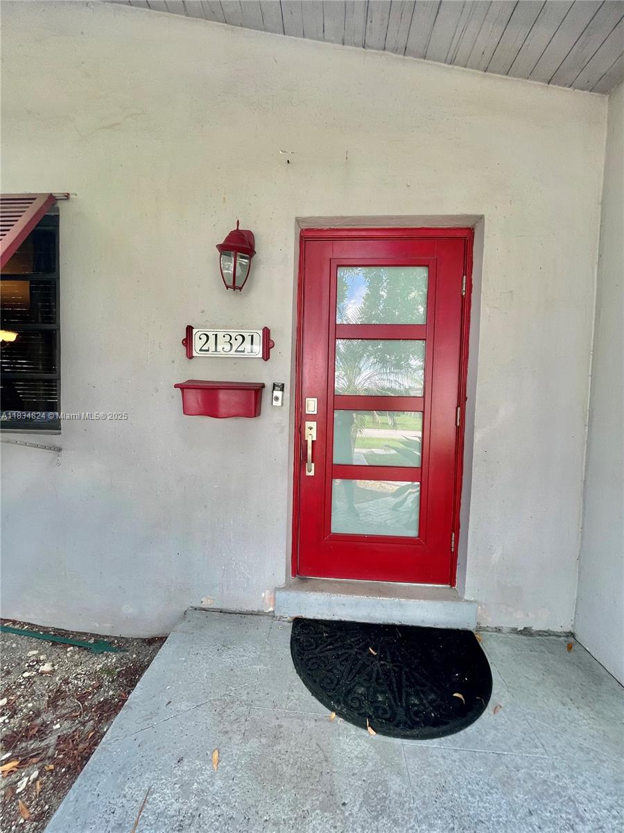 21321 NE 25th Ct, Miami, FL, 33180/$1,085,000 3 21321 NE 25th Ct