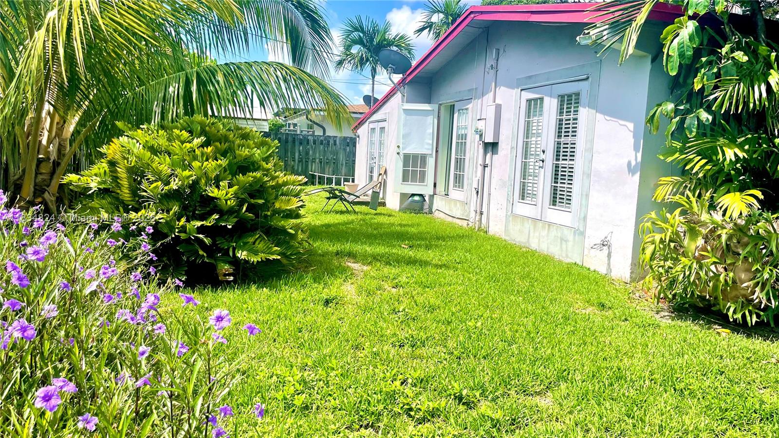 21321 NE 25th Ct, Miami, FL, 33180/$1,085,000 2 21321 NE 25th Ct