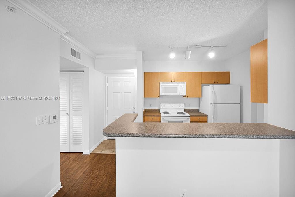 REGENT PARK CONDO - Residential