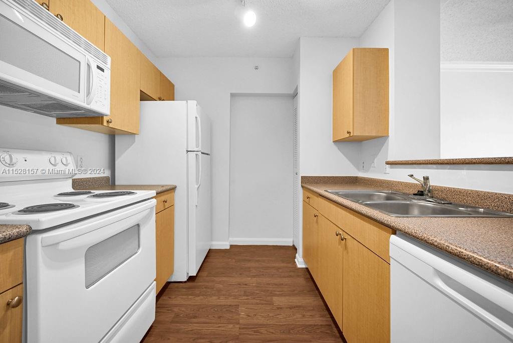 REGENT PARK CONDO - Residential