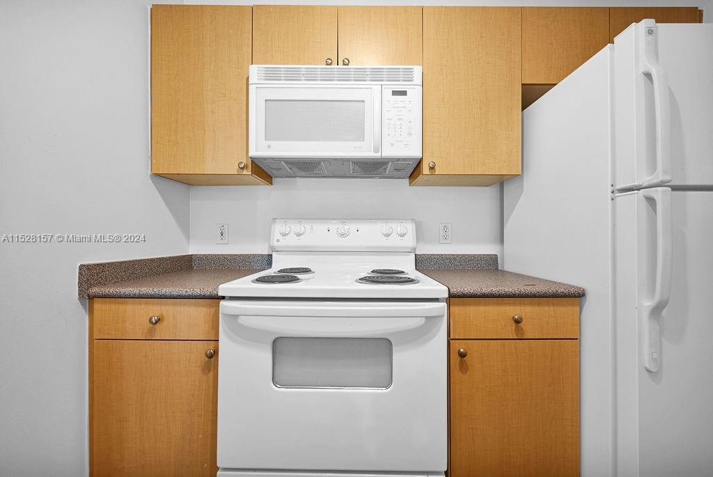 REGENT PARK CONDO - Residential