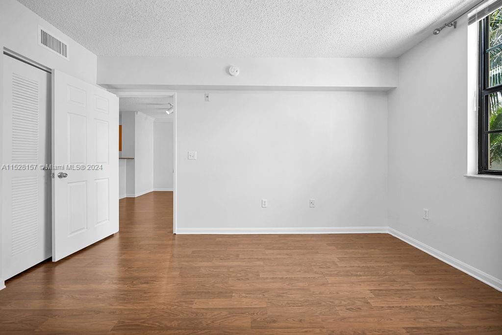 REGENT PARK CONDO - Residential