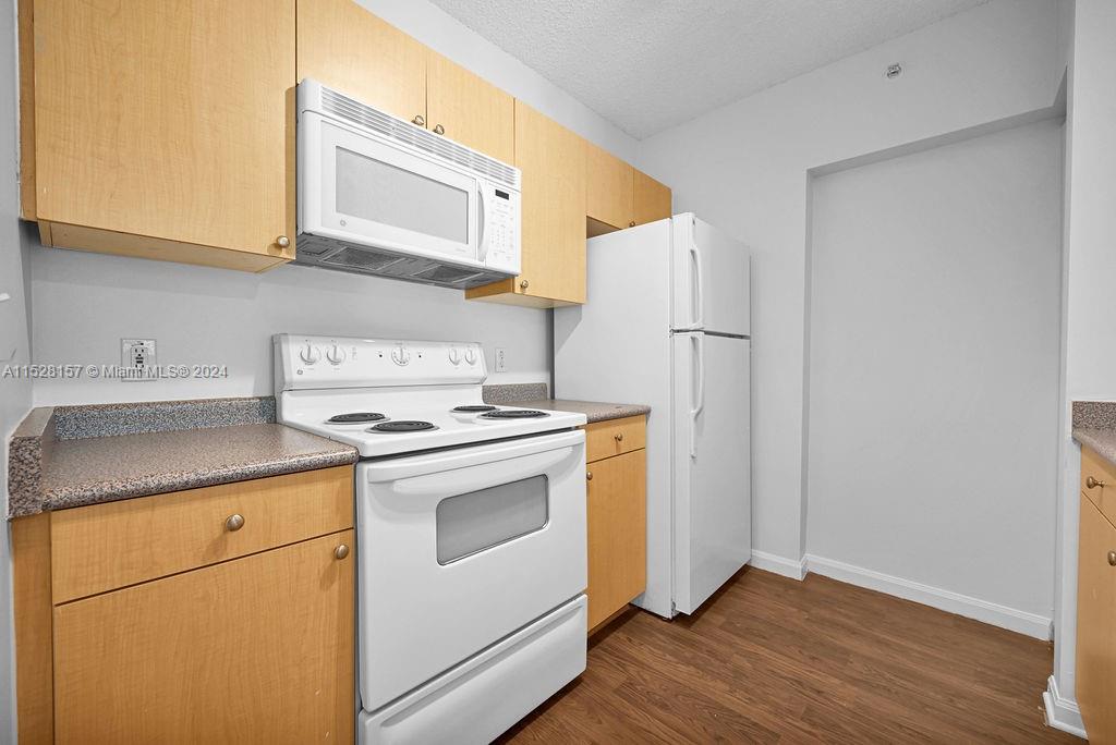 REGENT PARK CONDO - Residential