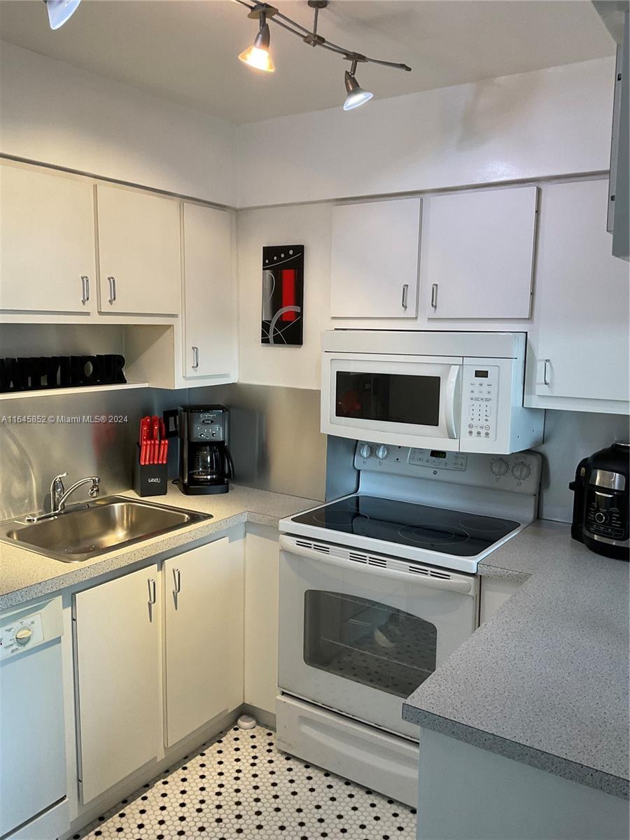 MARK I CONDO - Residential