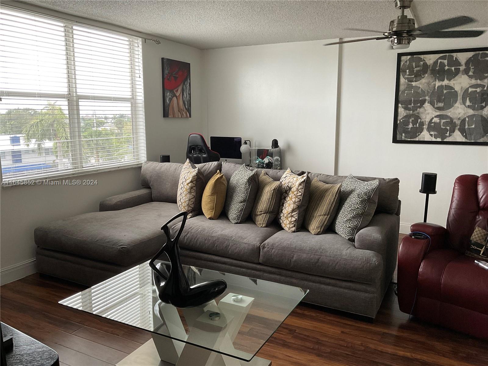 MARK I CONDO - Residential
