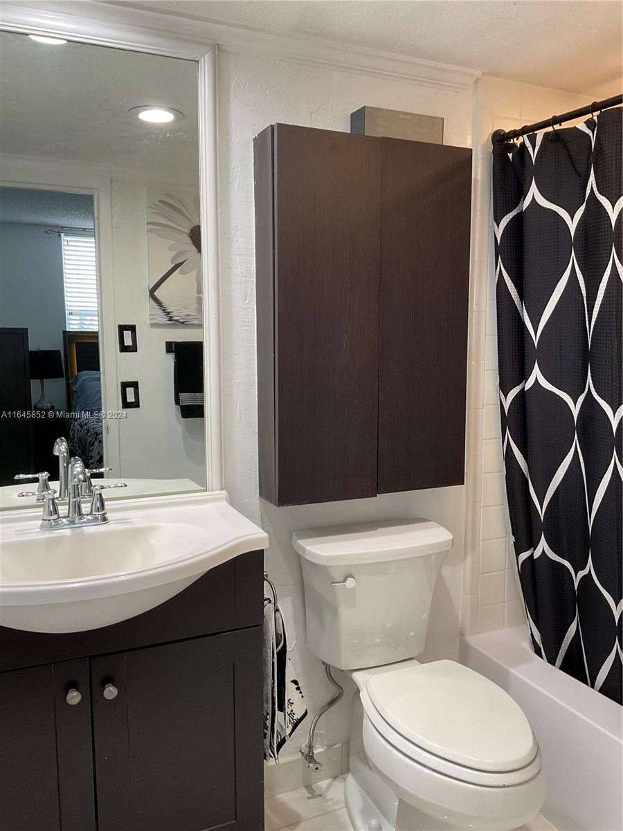 MARK I CONDO - Residential