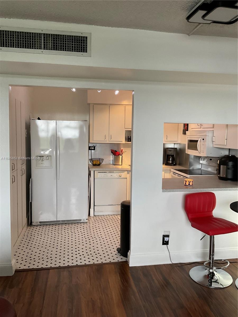 MARK I CONDO - Residential