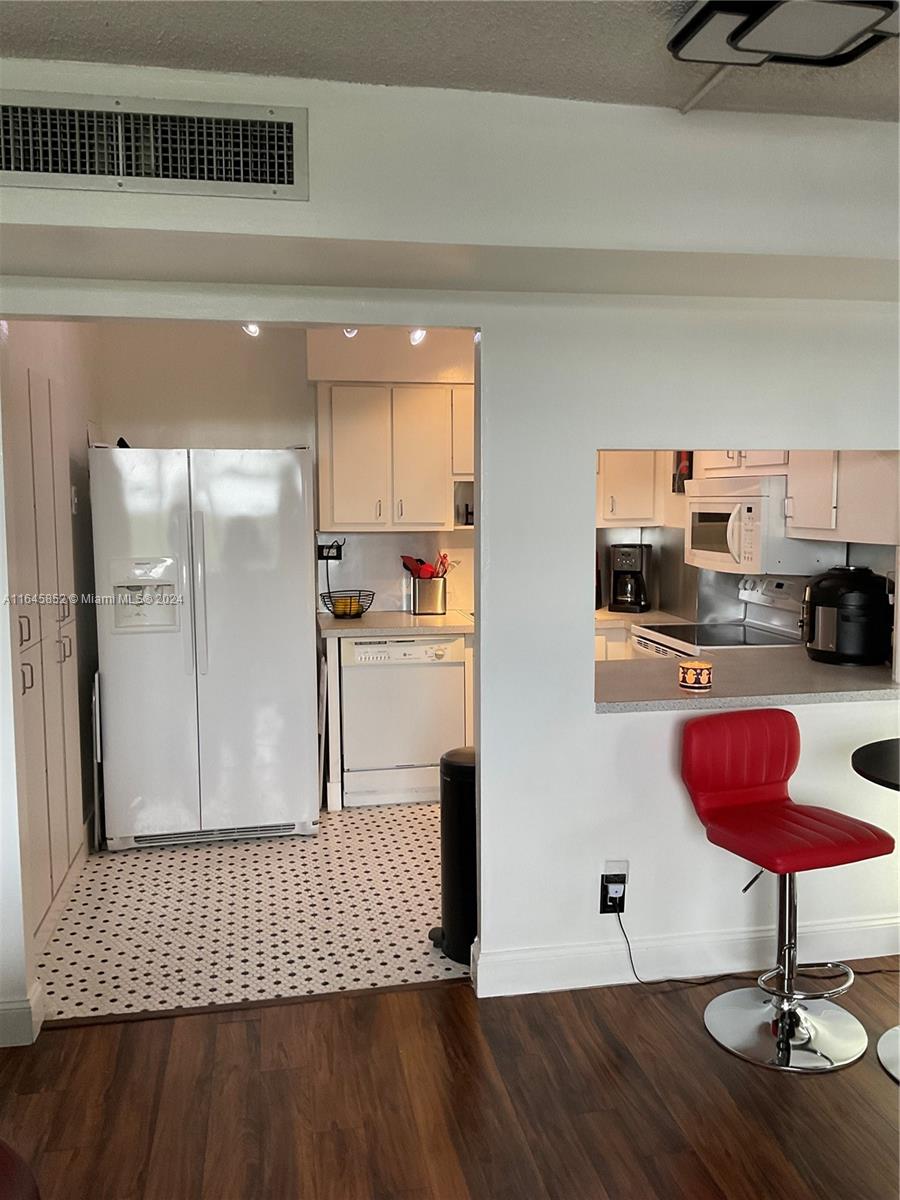 MARK I CONDO - Residential