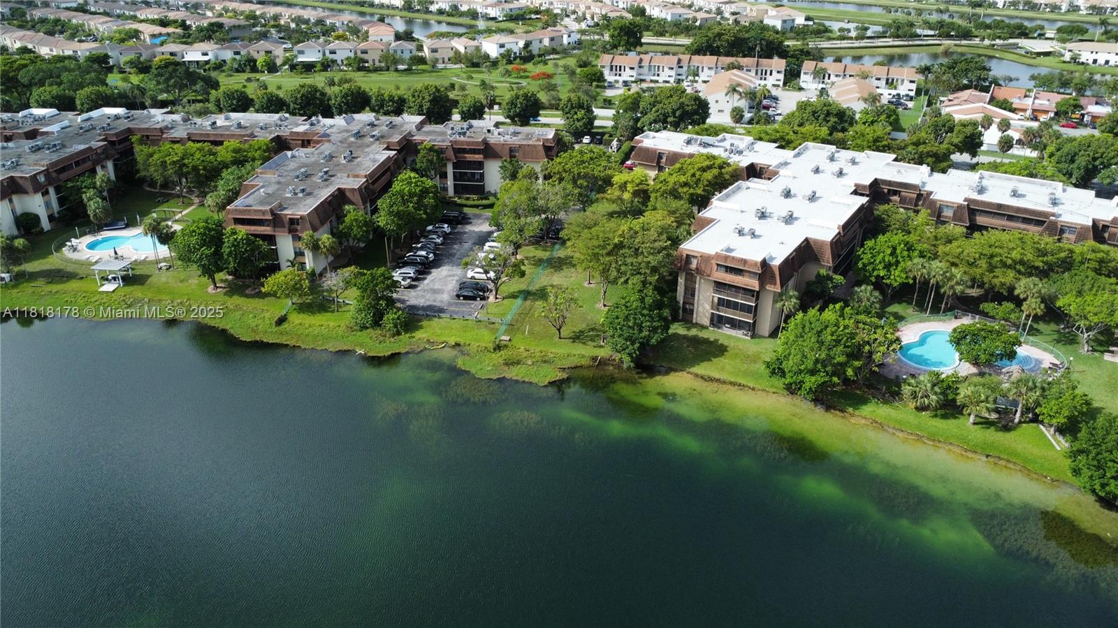 COCO WOOD CONDO - Residential