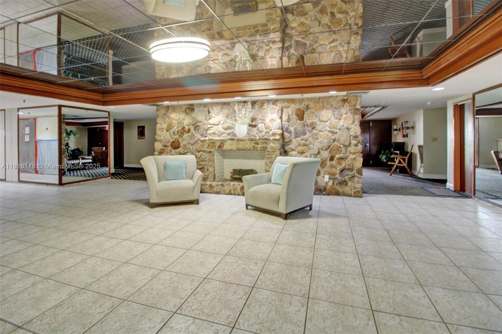 COCO WOOD CONDO - Residential