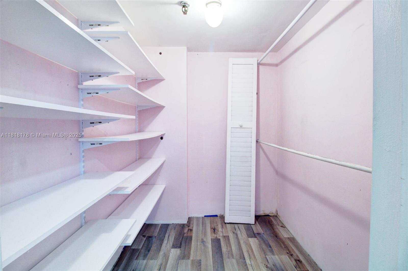 COCO WOOD CONDO - Residential
