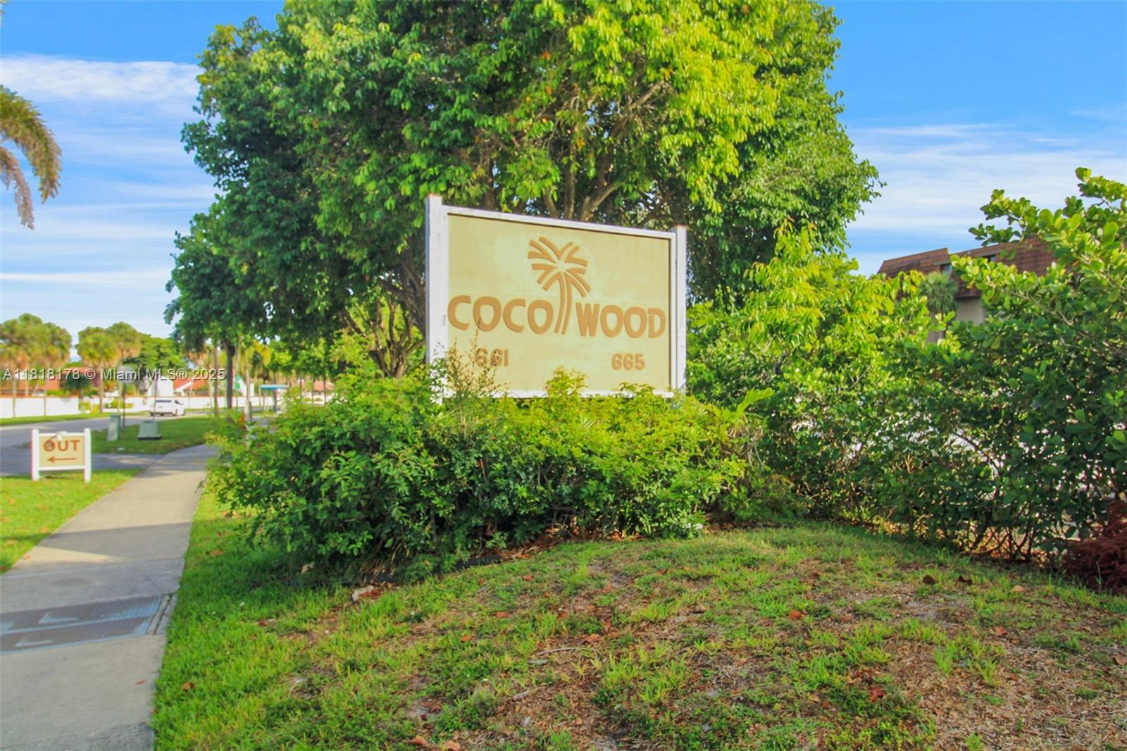 COCO WOOD CONDO - Residential